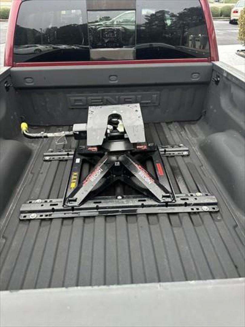 2015 Sonoma Red Metallic GMC Sierra 1500 Denali Crew Cab Short Box 4WD (3GTU2WEC5FG) , 6-Speed Automatic transmission, located at 3900 Bragg Blvd., Fayetteville, NC, 28303, (910) 868-3000, 35.081905, -78.943367 - T-9942 - 2015 GMC Sierra 1500 3GTU2WEC5FG360144 - Photo#10