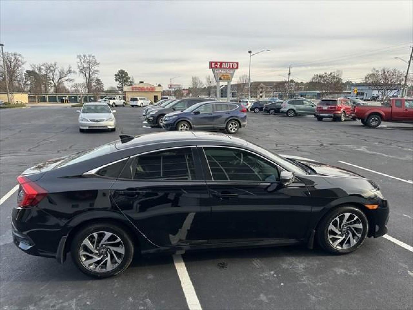 2018 Crystal Black Pearl Honda Civic EX Sedan CVT (19XFC2F73JE) , Continuously Variable Transmission transmission, located at 3900 Bragg Blvd., Fayetteville, NC, 28303, (910) 868-3000, 35.081905, -78.943367 - T-9946 - 2018 Honda Civic 19XFC2F73JE032547 - Photo#2