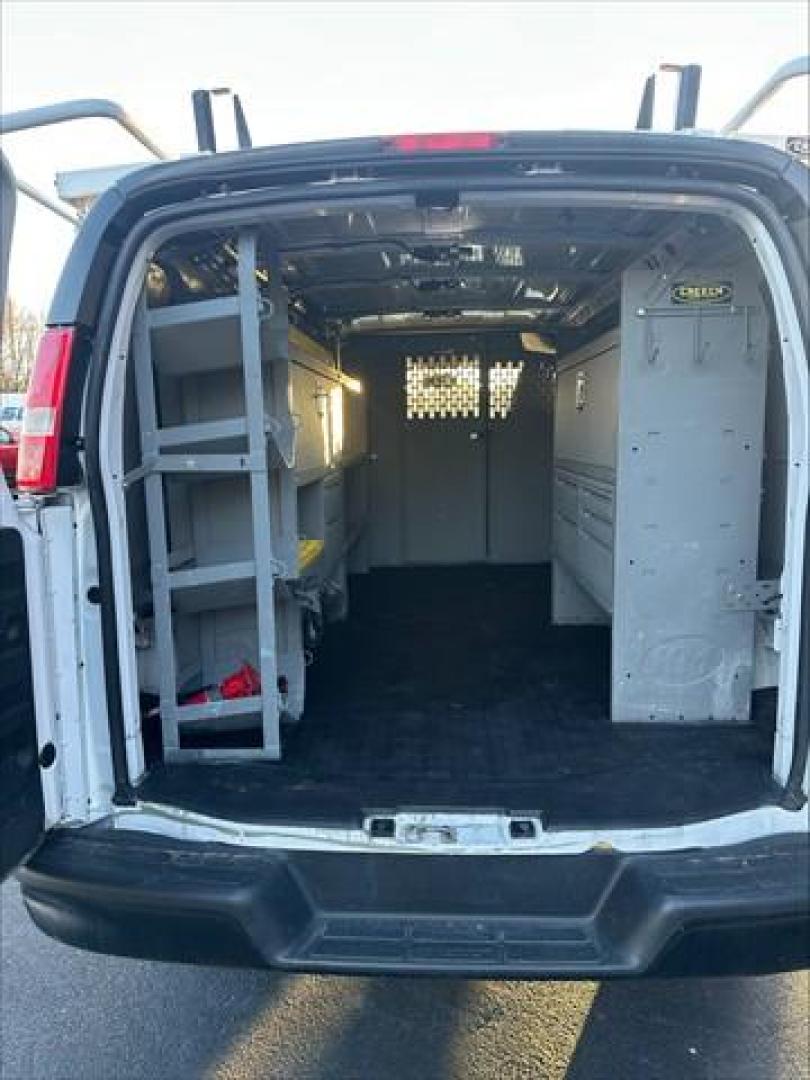 2023 GMC Savana G2500 Cargo (1GTW7AFP5P1) , 6-Speed Automatic transmission, located at 3900 Bragg Blvd., Fayetteville, NC, 28303, (910) 868-3000, 35.081905, -78.943367 - T-9958 - 2023 GMC Savana 1GTW7AFP5P1101426 - Photo#4