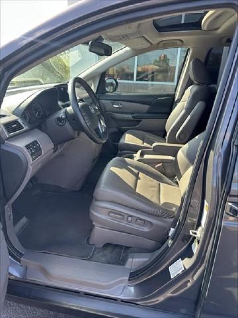 2016 Modern Steel Metallic Honda Odyssey EX-L (5FNRL5H68GB) , 6-Speed Automatic transmission, located at 3900 Bragg Blvd., Fayetteville, NC, 28303, (910) 868-3000, 35.081905, -78.943367 - T-9971 - 2016 Honda Odyssey 5FNRL5H68GB092328 - Photo#5