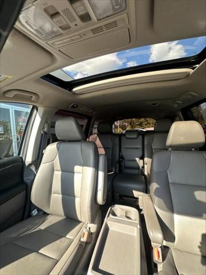 2016 Modern Steel Metallic Honda Odyssey EX-L (5FNRL5H68GB) , 6-Speed Automatic transmission, located at 3900 Bragg Blvd., Fayetteville, NC, 28303, (910) 868-3000, 35.081905, -78.943367 - T-9971 - 2016 Honda Odyssey 5FNRL5H68GB092328 - Photo#7