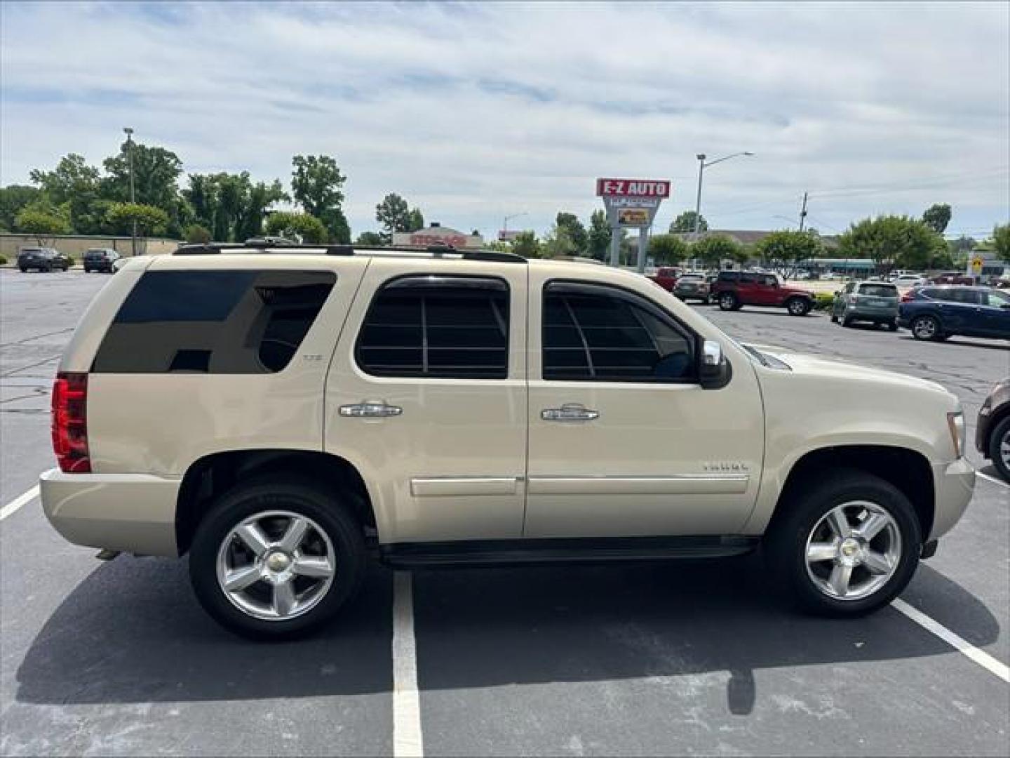 2011 Chevrolet Tahoe LTZ 4WD (1GNSKCE03BR) , 6-Speed Automatic transmission, located at 3900 Bragg Blvd., Fayetteville, NC, 28303, (910) 868-3000, 35.081905, -78.943367 - T-9981 - 2011 Chevrolet Tahoe 1GNSKCE03BR116604 - Photo#2